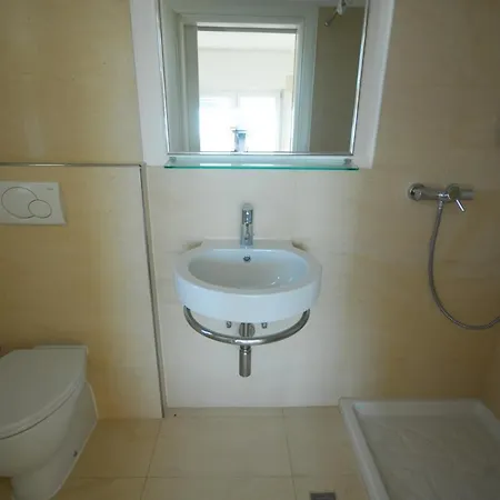 Excelsior Apartment *